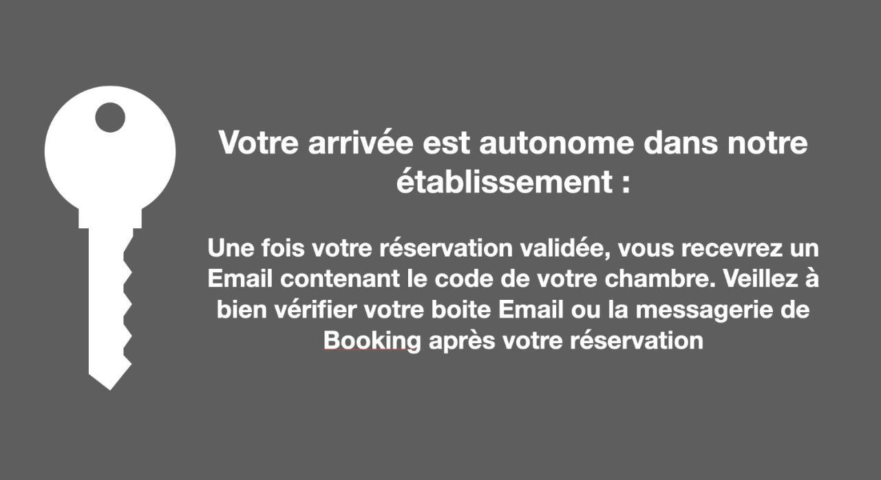 Hotel Restaurant La Place Saint-Amand-Montrond Exterior foto